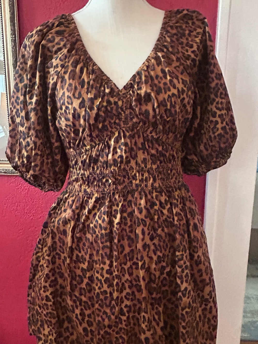 Womens Old Navy Leopard Print Mini Dress   Vneck size small petite